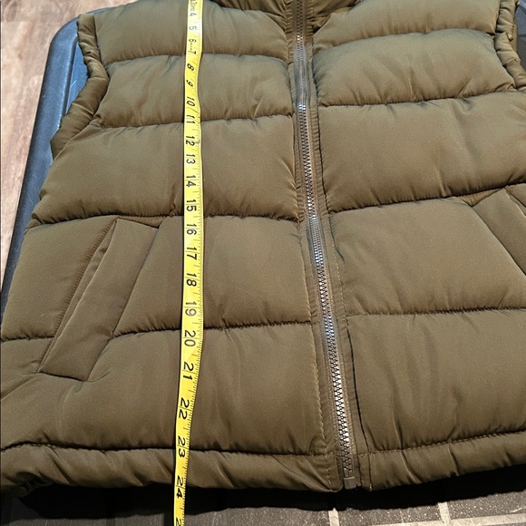 New In NWT Olive Green Puffer Vest GORPCORE cottagecore medium ptp 18 medium - Picture 9 of 9
